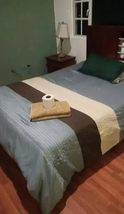 키토 Amplia Casa Urbanizacion Privada 빌라 펜션
