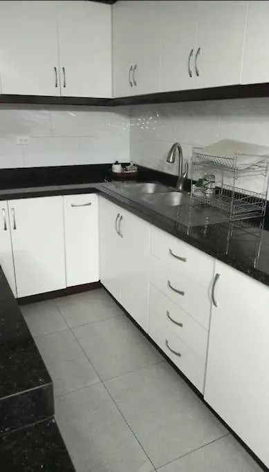 펜션 키토 Amplia Casa Urbanizacion Privada 빌라