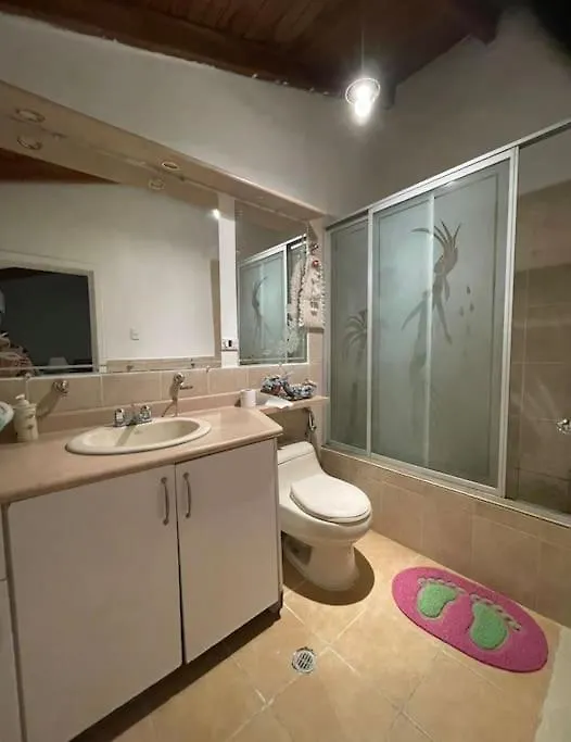 키토 Amplia Casa Urbanizacion Privada 빌라 에콰도르